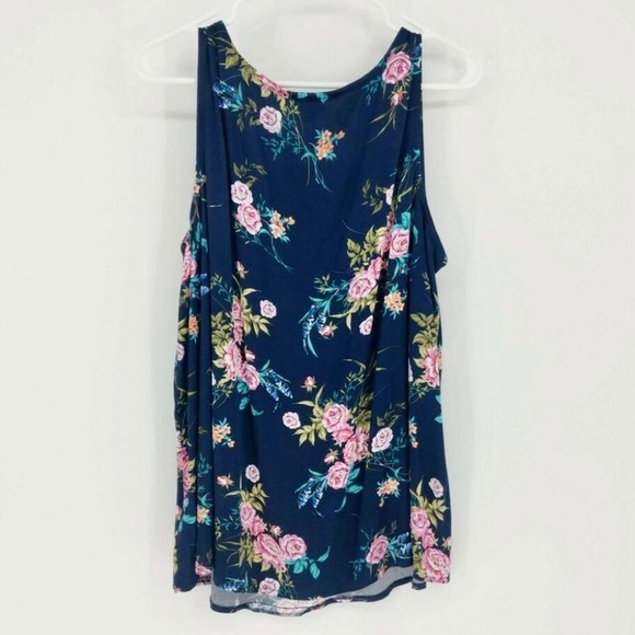 NWT Torrid Navy Floral  V Neck Tank Size 4 4x - Picture 2 of 4